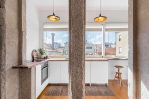 Geladeira, fogão, cooktop, lava-louças