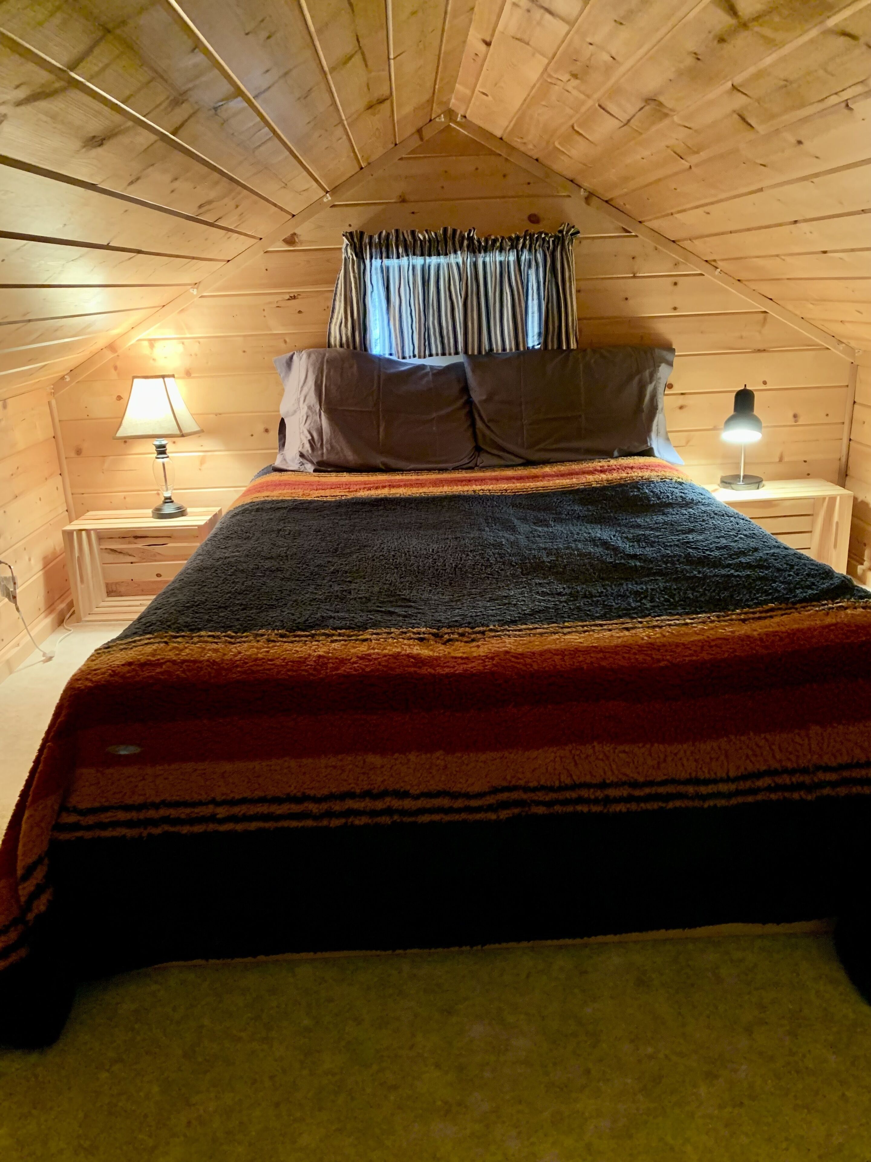 Classic Cabin, Kitchen | Free WiFi, bed sheets