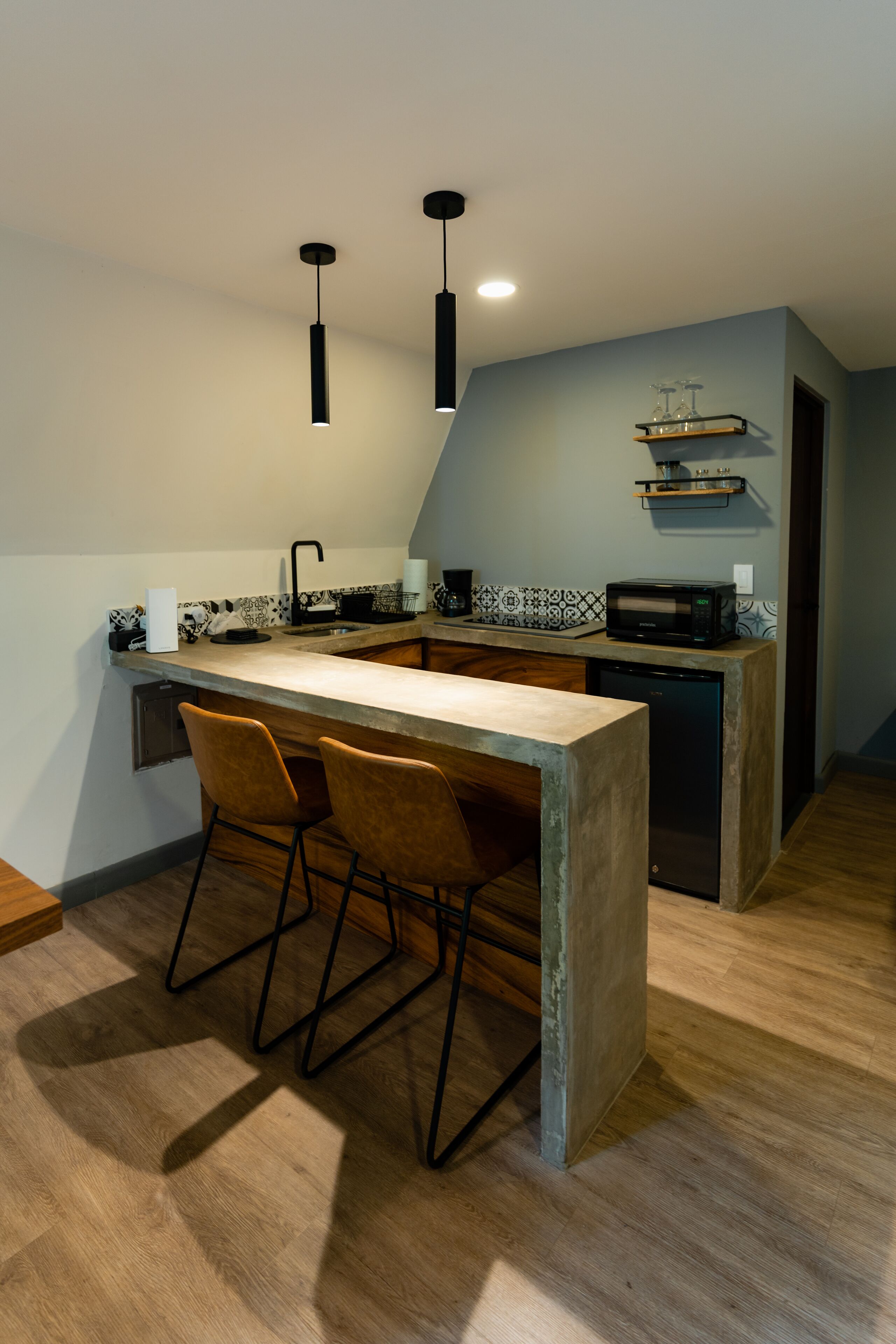 Chalet | Dapur kecil pribadi | Lemari es kecil, microwave, dan mesin pembuat kopi/teh