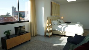 1 bedroom, bed sheets - Ryamen B Trindade (Porto)