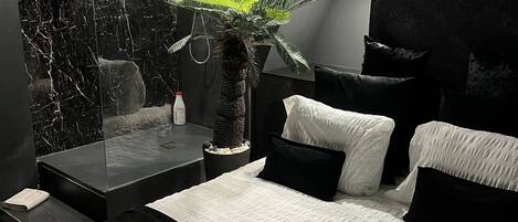 4 bedrooms, Internet, bed sheets