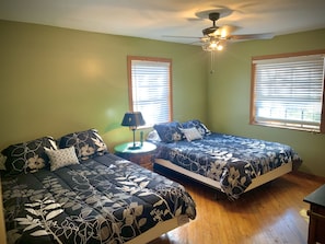 2 habitaciones, escritorio, wifi gratis y ropa de cama