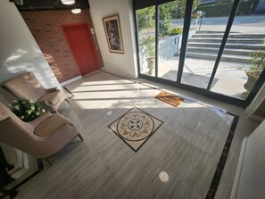 Interior - Lakeview Hotel Kirkland (Kirkland)