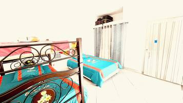 4 bedrooms, WiFi, bed sheets