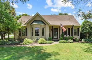 Exterior - (Pet Friendly) spacious home for generarional family trips firepit & play house! (Bowling Green)