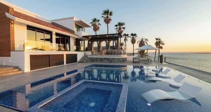 10 Bdrm/22 guests Oceanfront Villa with pano views