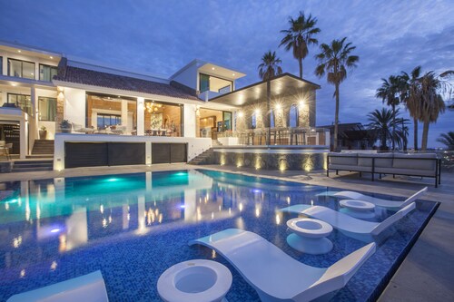 A dream luxury vacation in La Paz: Villa Palmares!