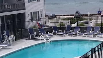 Piscine extérieure, piscine chauffée