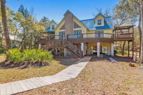 Serene, Luxurious Riverside Home w/ Dock!