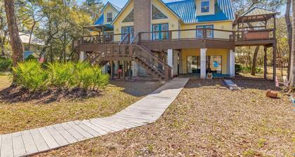 Serene, Luxurious Riverside Home w/ Dock!