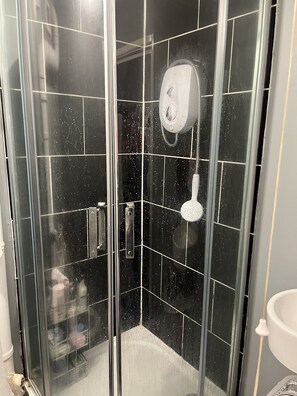 Bathroom - Studio apartment (Brislington)