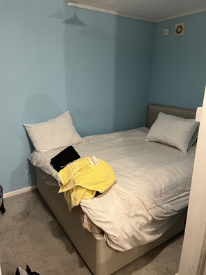 Room - Studio apartment (Brislington)