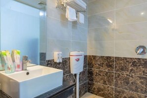 Bathroom - Towo Holiday Hotel (Miluo Dajing Lake) (Miluo)