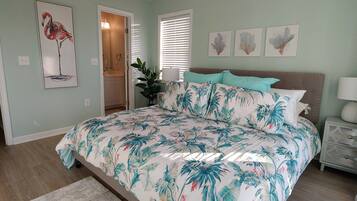 4 bedrooms, desk, iron/ironing board, travel crib