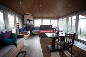 Interior - Chill Inn by Hansa in Chemlan lot to discover astonishing memories let you chill (Chemlan)