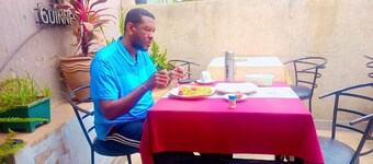 Tommy's Budget Rooms