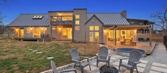 Friends & Family Favorite! Views - Spacious - Clean