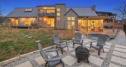 Friends & Family Favorite! Views - Spacious - Clean