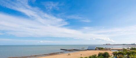 Private beach nearby, beach towels