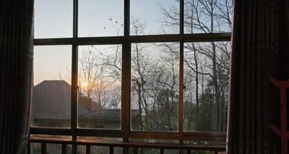 Wind's Whisper Inn Yuanyang