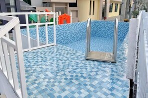 Outdoor pool - 37 Degree Grey Homestay in Wenzhou (Wenzhou)