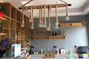 Bar (in der Unterkunft)