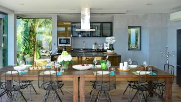 Premium Villa | Dining room