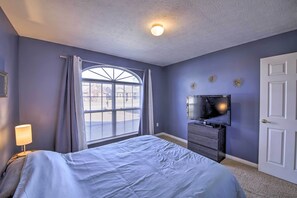 3 bedrooms, desk, iron/ironing board, WiFi