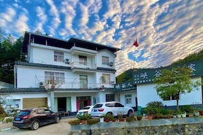 Ngoại thất