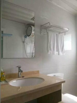 Bathroom - Xiagu Renjia Hostel (Qianshan)