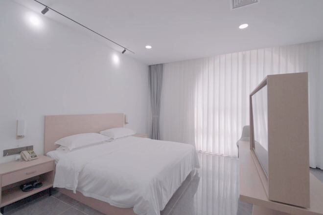 Skrivebord og barnesenger