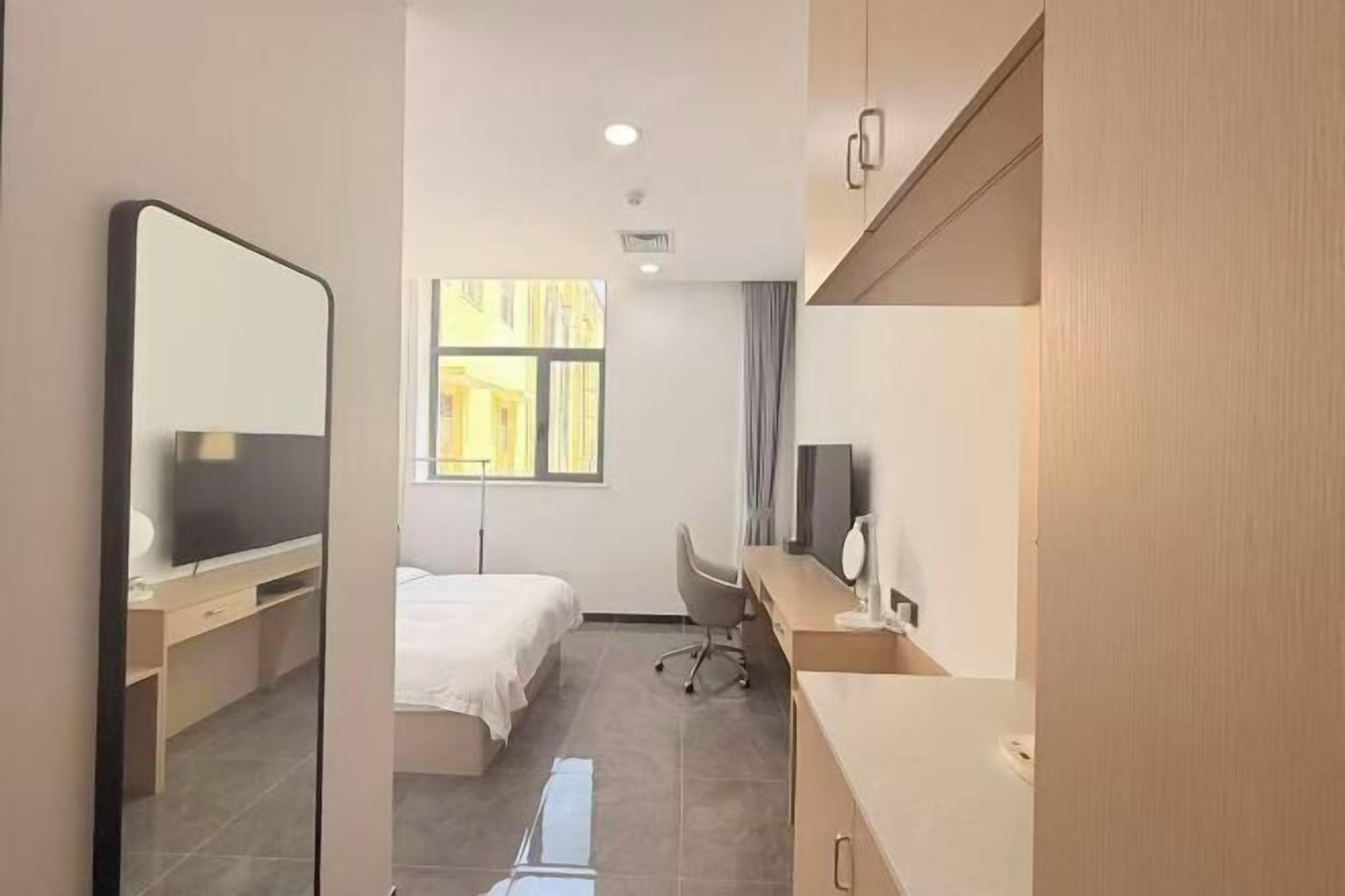 Schreibtisch, Babybetten