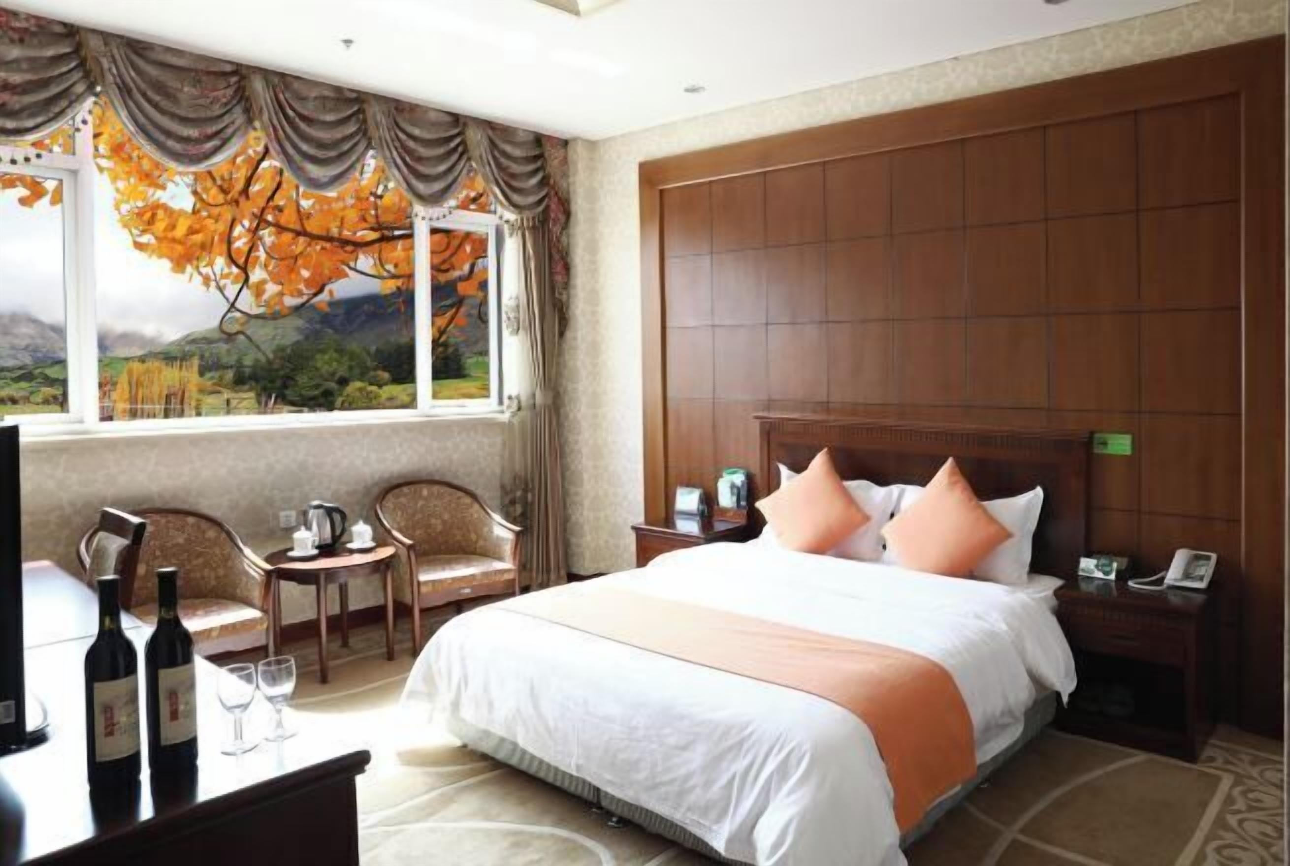 Schreibtisch, Babybetten