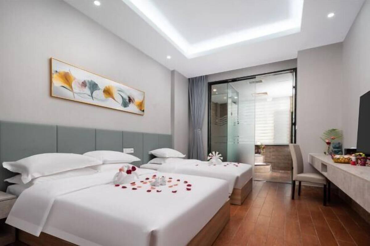 Escrivaninha, berços