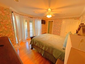 5 bedrooms, free WiFi, bed sheets