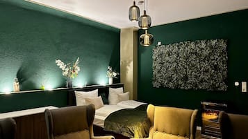 2 bedrooms, desk, free WiFi, bed sheets