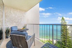 Property grounds - Ocean Tropics Oasis, Beachfront, King bed, AC/pool (Lahaina)