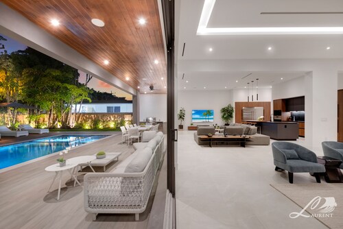 9BR Opulent Villa Emerald