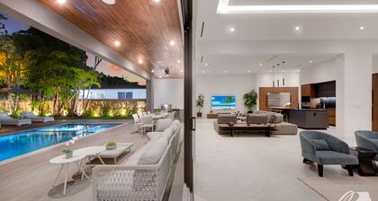 9BR Opulent Villa Emerald