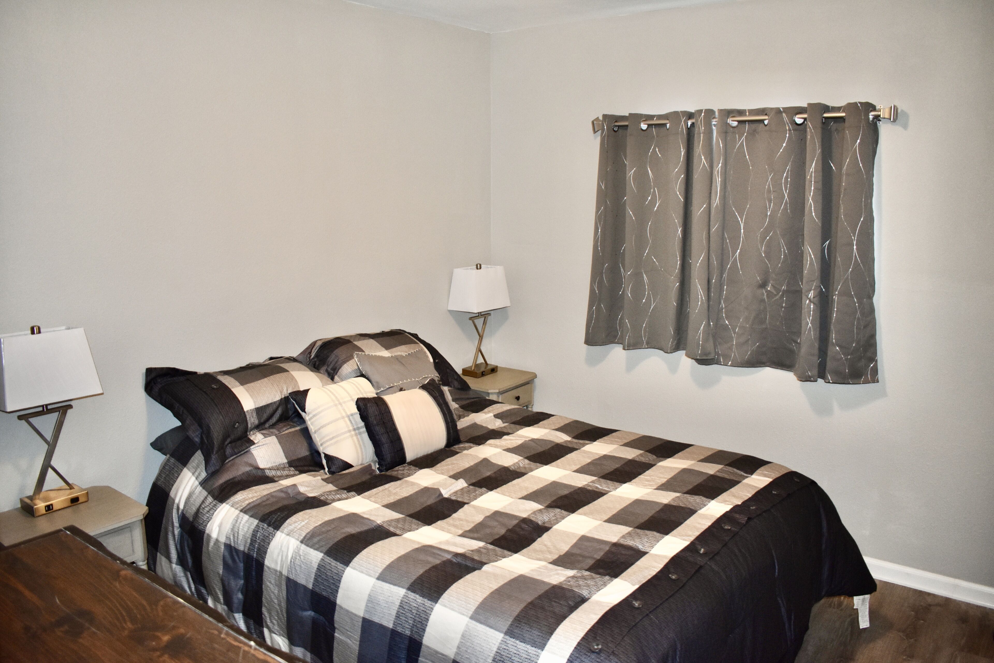 3 多间卧室、办公桌、熨斗/熨衣板、免费 WiFi