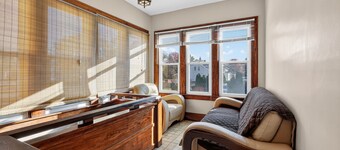 Carriage House: Historic Loft Living - The Perfect Spring Getaway in Wyandotte!