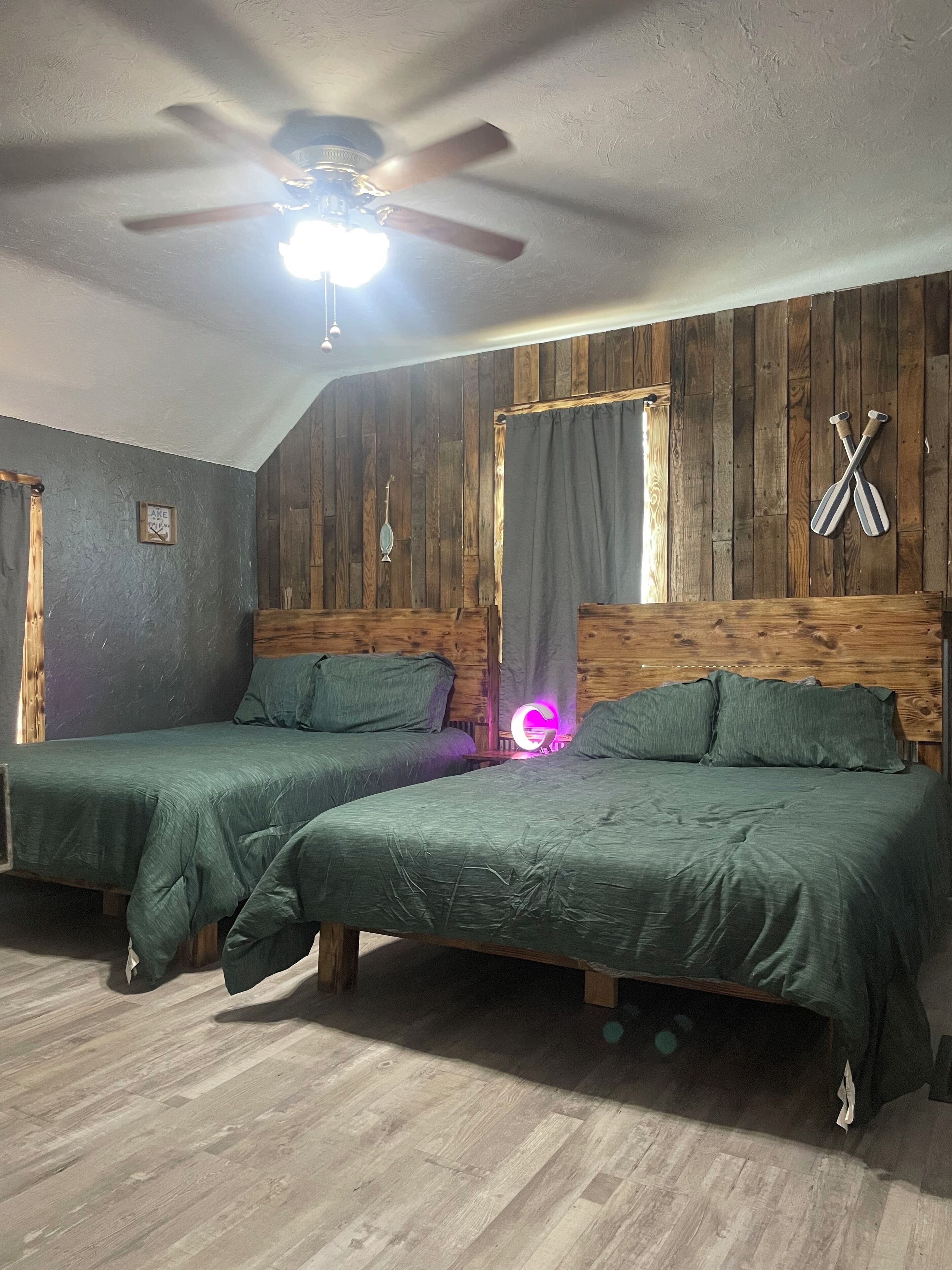 5 bedrooms, desk, iron/ironing board, free WiFi