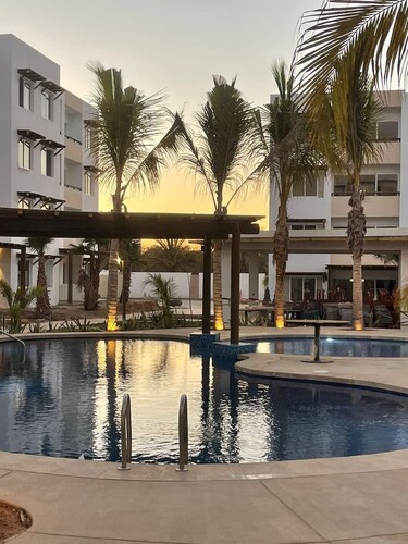 Fully Equipped 2 BR Main Floor Condo Near Beach at Almarena Residencial