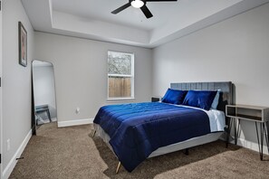 3 quartos, escrivaninha, Wi-Fi, roupa de cama