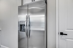 Interior - Med Center Luxury stay with free parking! (Houston)