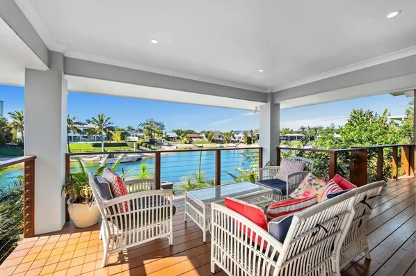 Property grounds - Stunning Waterfront Home with Heated Pool (Broadbeach Waters)
