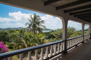 Property grounds - Breathtaking villa's overlooking the sea (st Pauls)