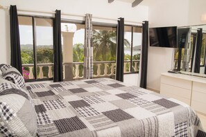 3 chambres, fer et planche à repasser, Wi-Fi gratuit, draps fournis