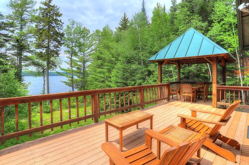 Keewaydin Lodge - Beautiful home on Mooselookmeguntic Lake