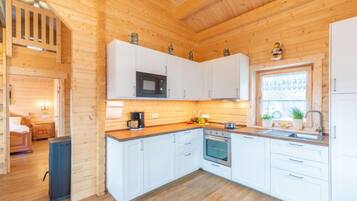 KĂŒhlschrank, Mikrowelle, Ofen, GeschirrspĂŒler